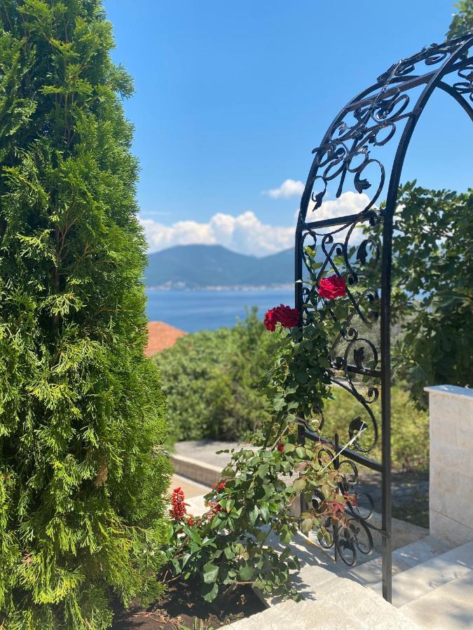 Villa Mare Apartments Тиват Екстер'єр фото