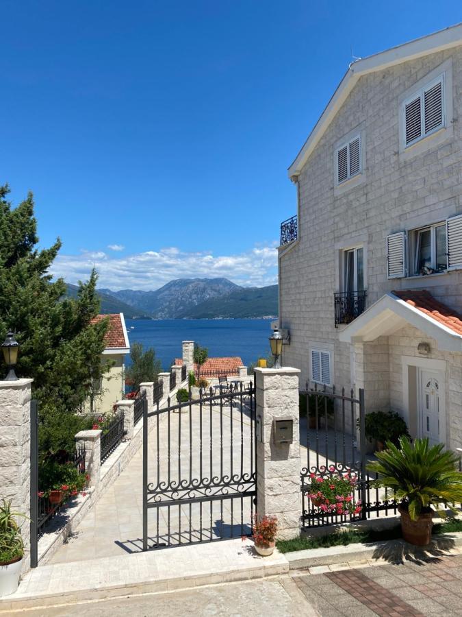 Villa Mare Apartments Тиват Екстер'єр фото