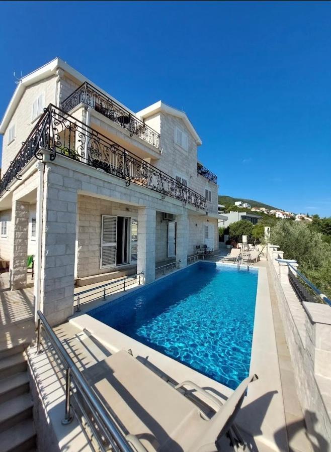 Villa Mare Apartments Тиват Екстер'єр фото