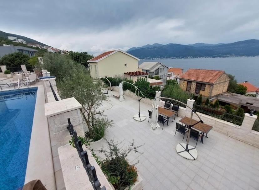 Villa Mare Apartments Тиват Екстер'єр фото