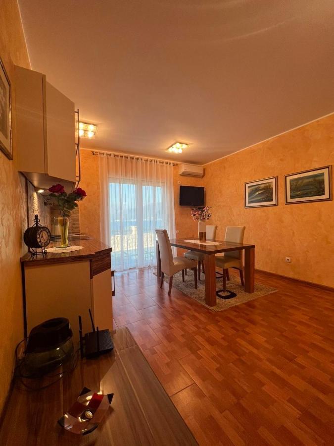 Villa Mare Apartments Тиват Екстер'єр фото
