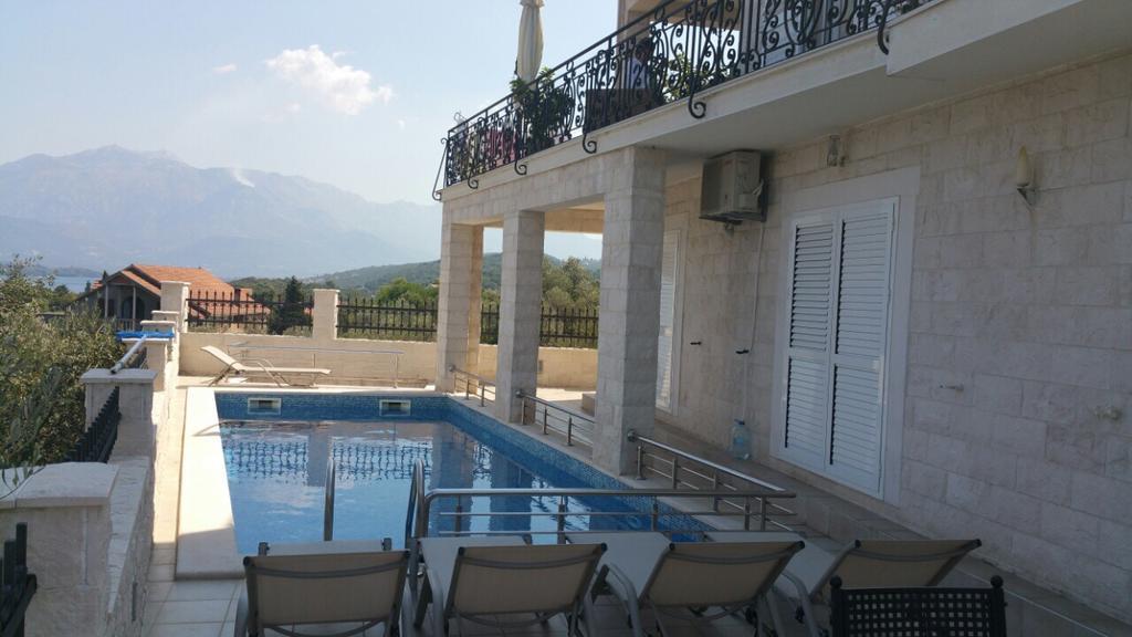 Villa Mare Apartments Тиват Екстер'єр фото